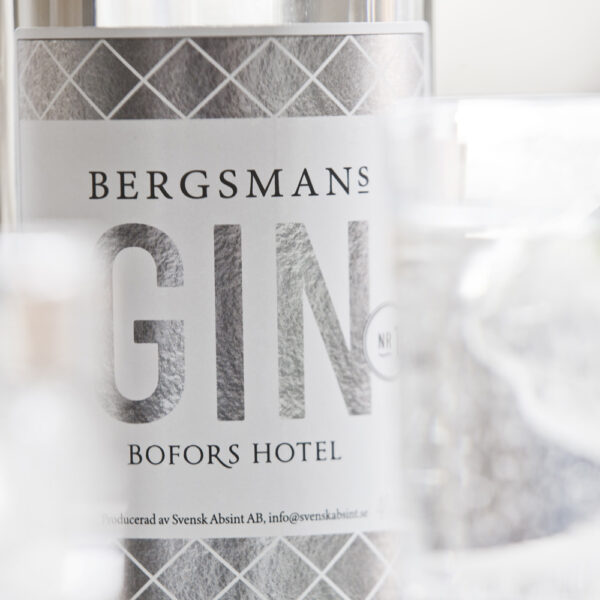 Bofors Hotels egen gin, med enbär från Kilsbergen - Bergsmans Gin